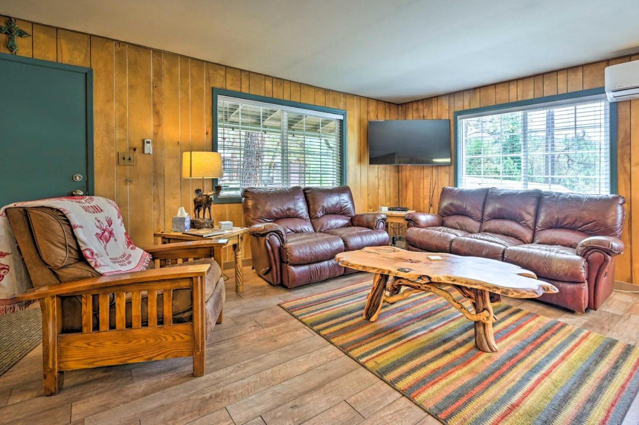Pine Cabin In The Woods With Yard And Grill! Экстерьер фото