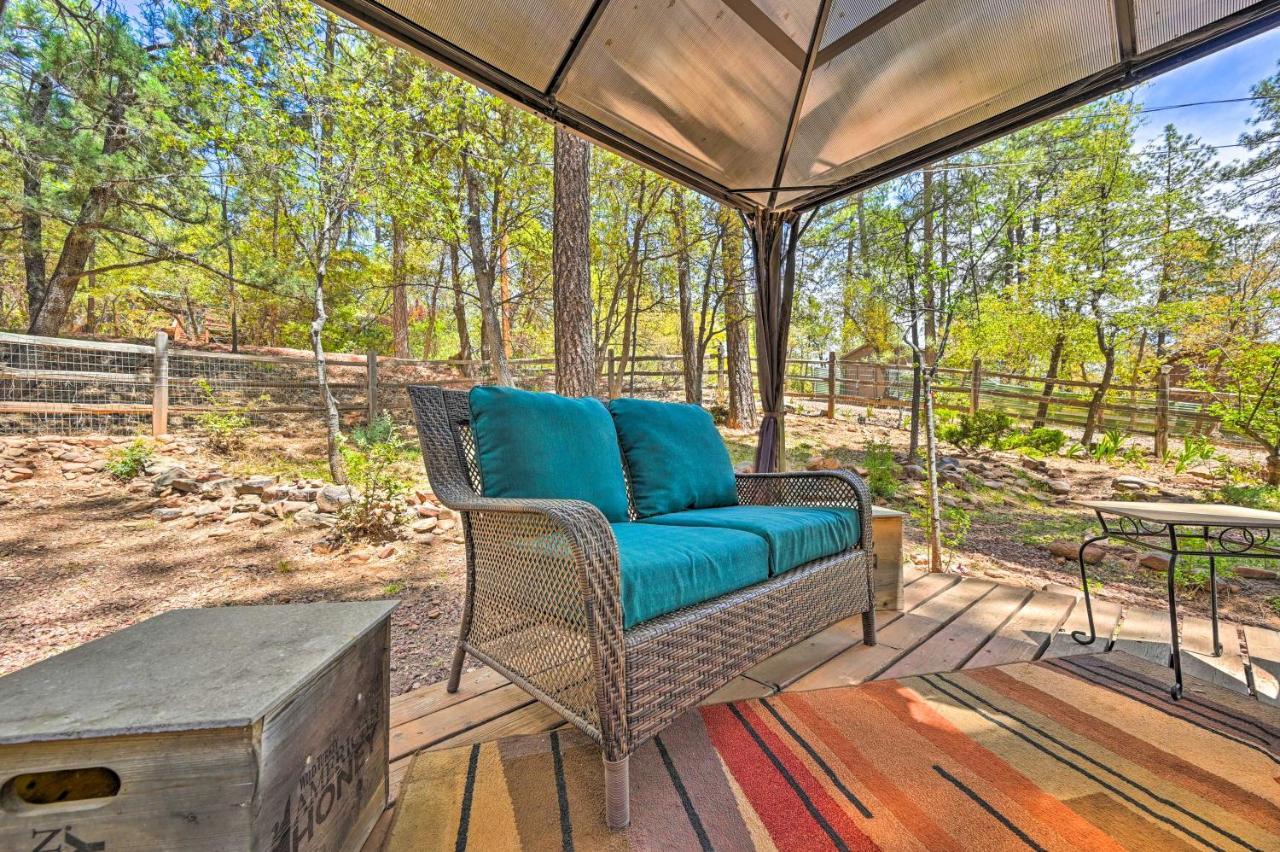 Pine Cabin In The Woods With Yard And Grill! Экстерьер фото